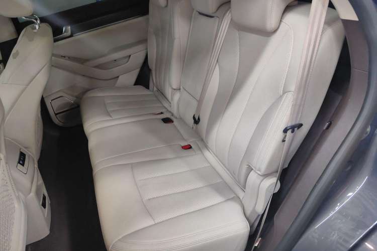 Used BYD Tang New Energy 2019 DM 2.0T All-Wheel Drive Smart Connectivity Enjoyment Model 7 Seats China VI Standard
