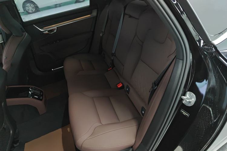 Used Volvo S90 2026 B5 Zhiyi Luxury Edition
