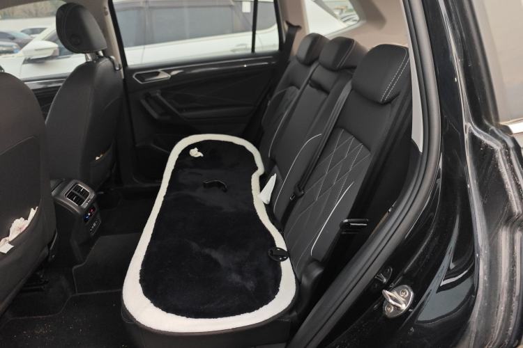 Used Volkswagen Tiguan L 2023 330TSI Automatic Two-Wheel Drive R-Line Enjoyment Edition