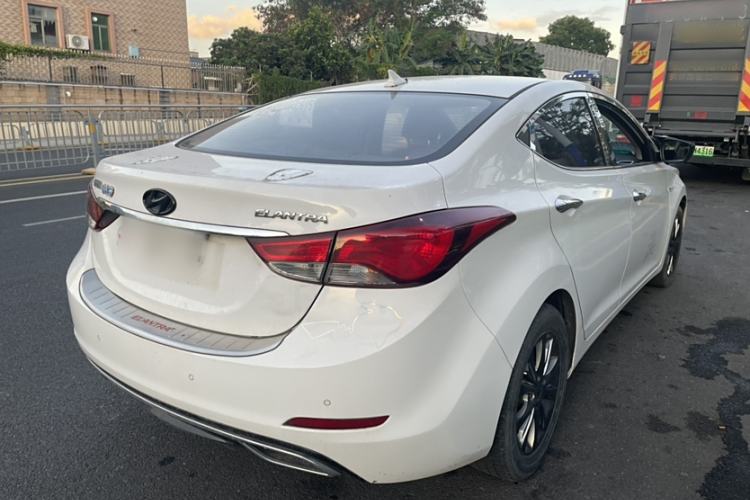 Used Hyundai Elantra 2016 1.6L Automatic Smart Version
