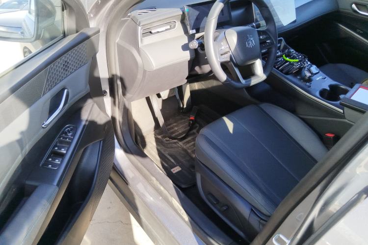 Used BYD Qin PLUS 2025 DM-i Smart Drive 120KM Superior Model
