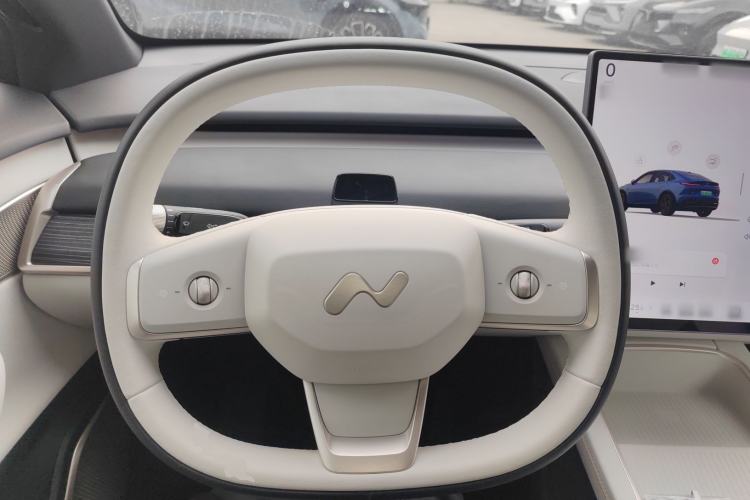 Used ONVO L60 2024 60 kWh All-Wheel Drive
