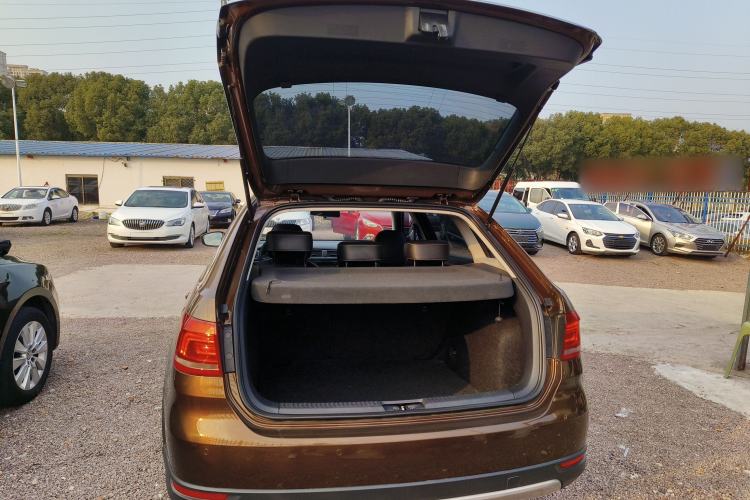 Used Volkswagen Cross Lavida 2014 1.4TSI DSG
