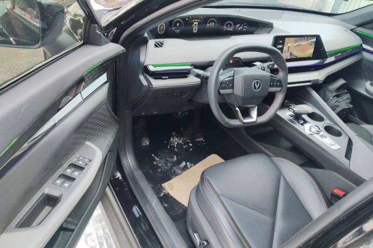 Used Changan UNI-V 2022 1.5T Prestige Version
