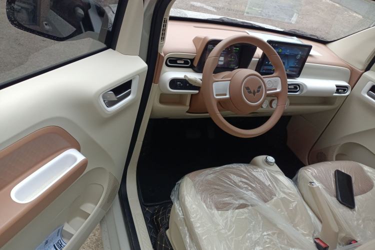 Used Wuling Hongguang MINIEV 2024 3rd Generation 215km Youth Edition
