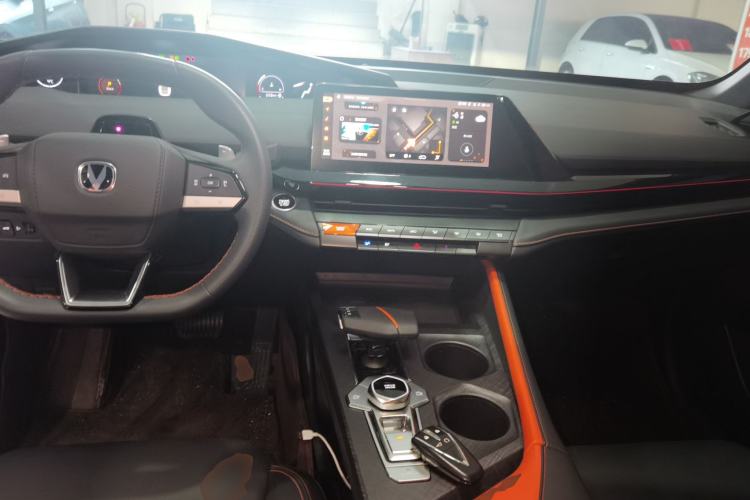 Used Changan UNI-V 2022 1.5T Prestige Version