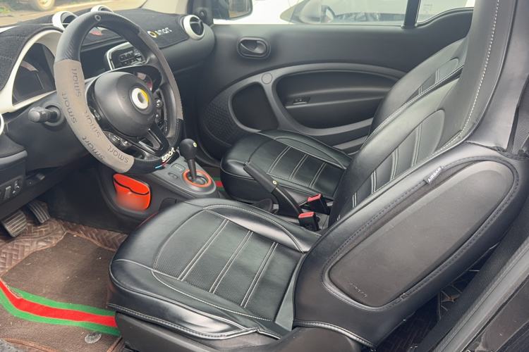 Used  fortwo 2015 1.0L 52 kW hardtop Dynamic version
