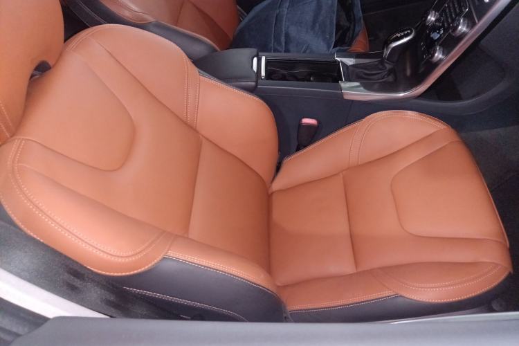 Used Volvo V60 2015 T5 Zhiya Edition