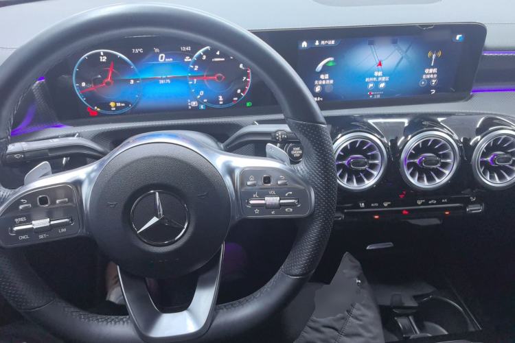 Used Mercedes-Benz A-Class 2022 Revised Version A 200 L Sport Sedan Fashionable Style