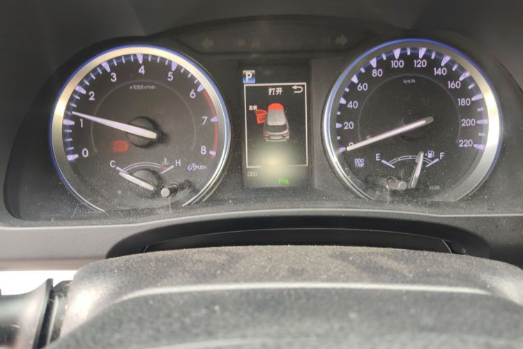 Used Toyota Highlander 2018 2.0T Four-Wheel Drive Luxury Edition 7 Seats China V Emission Standard