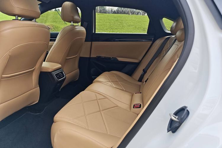 Used  L6 2024 125km PLUS Dragon Edition
