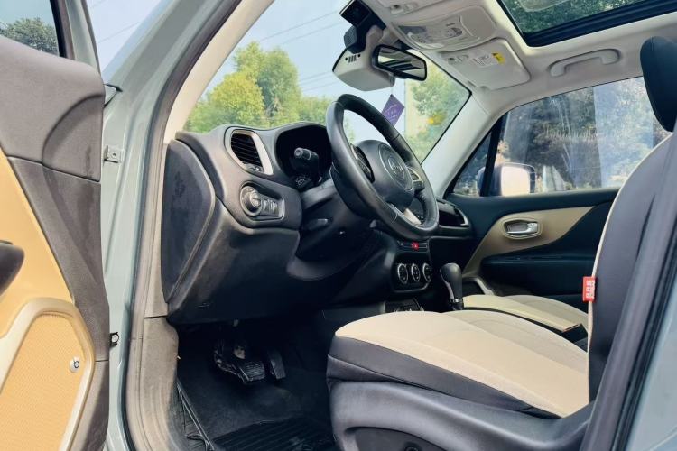 Used  Renegade 2016 2.0L Automatic Four-Wheel Drive 75th Anniversary Tribute Edition