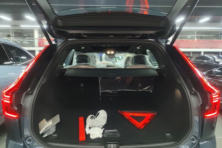 Used Volvo XC60 2026 B5 4x4 Smart Luxury Edition
