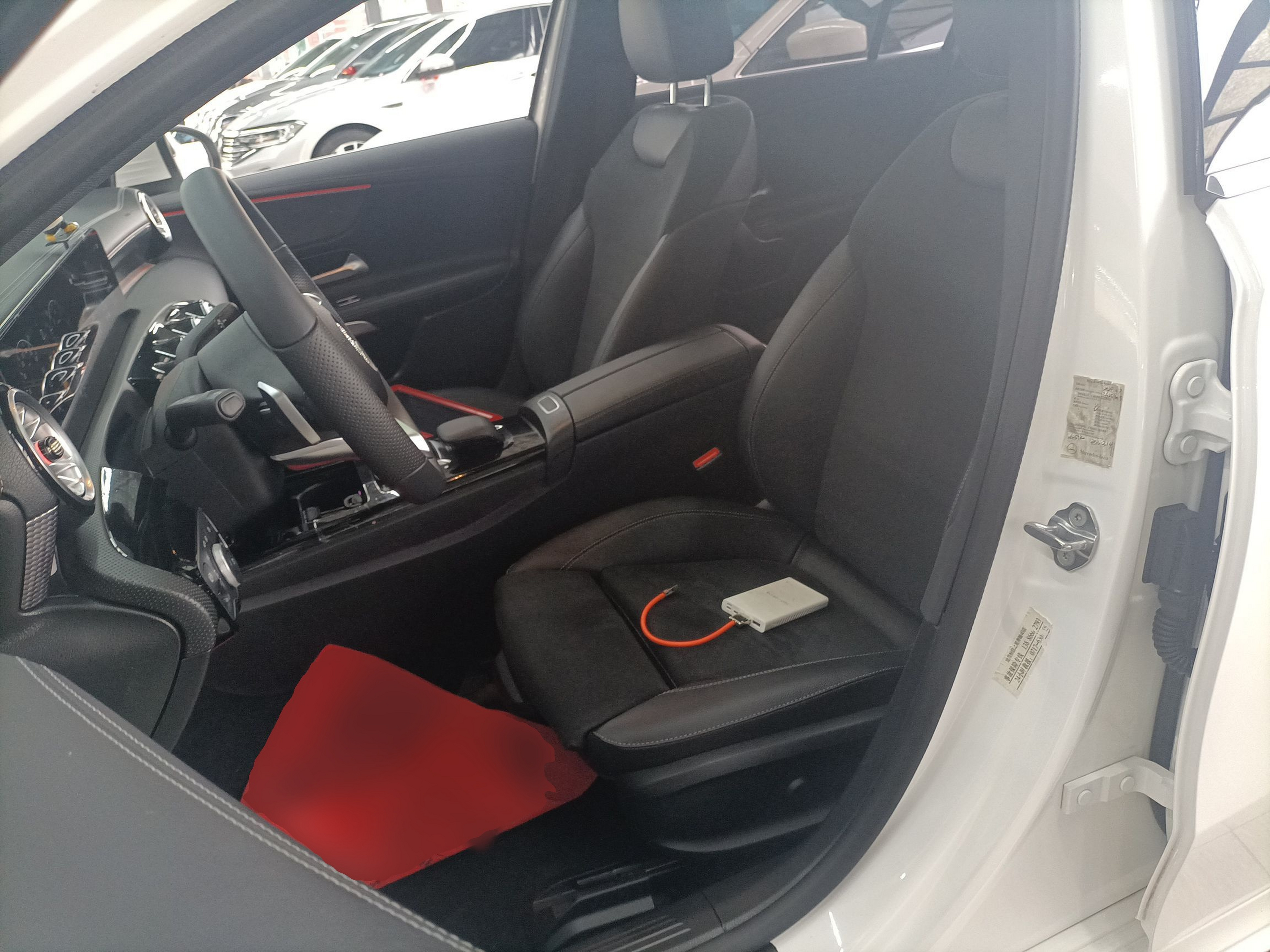 Переднее сиденье в автомобиле