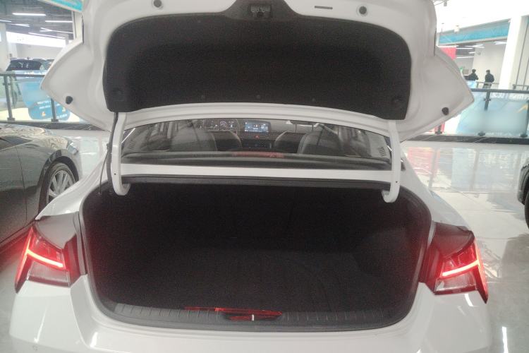 Used Hyundai Elantra 2022 1.5L CVT LUX Prestige Edition