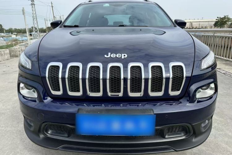 Used  Cherokee 2016 2.4L Leading Edition
