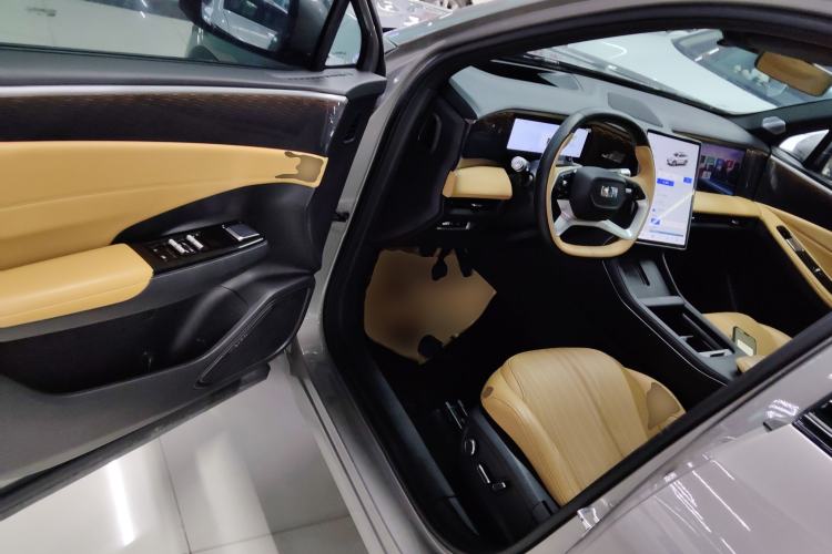 Used  L7 2023 1.5T 115 km Starship