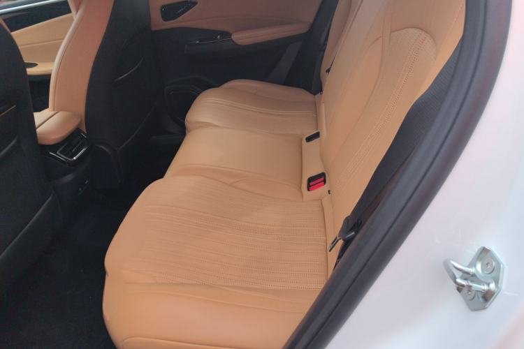 Used  L7 2023 1.5T 115 km PLUS