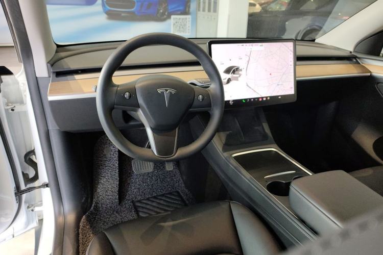 Used Tesla Model Y 2021 Long-Range All-Wheel-Drive Version