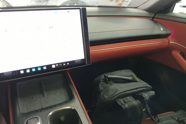 Used  SU7 2024 Rear-Drive Ultra-Long Range Advanced Pro-Level Intelligent Driving Version
