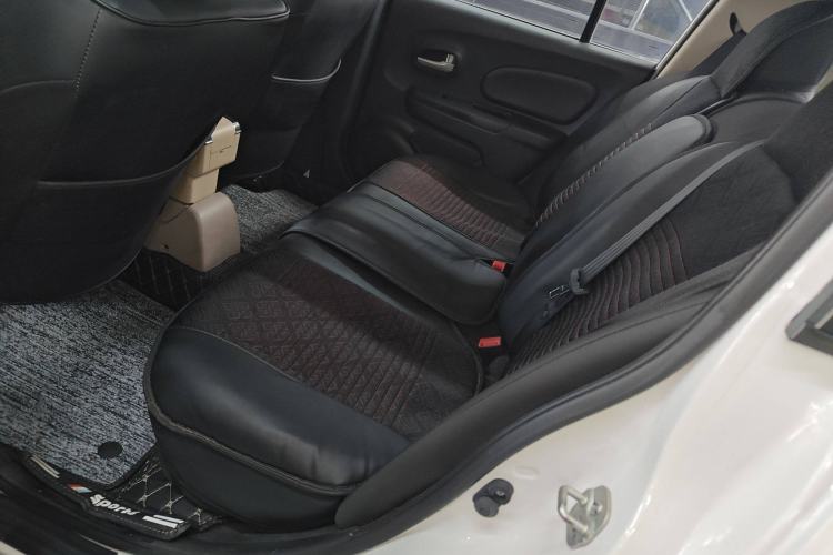 Used Venucia R50 2016 1.6L Manual Elite Edition
