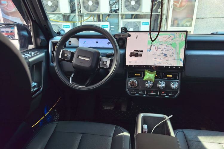 Used  V23 2025 401 Two-Wheel Drive Advanced Edition
