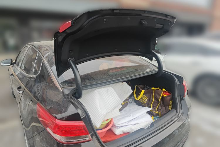 Used Kia K5 2016 1.6T Automatic LUX
