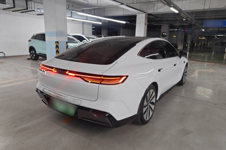 Used Geely Galaxy E8 2024 665 km Range Rear-Drive Starship Long-Range Version
