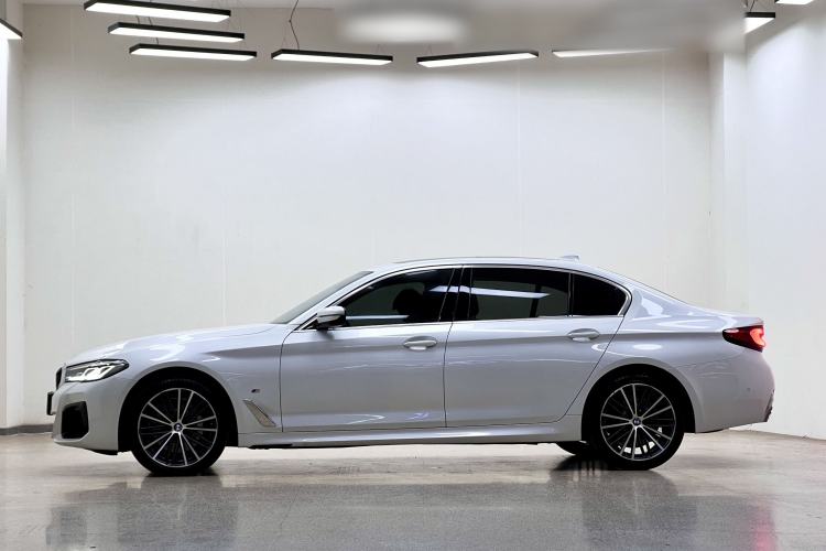 Used BMW 5 Series 2022 Restyled 530Li Leading Edition M Sport Package
