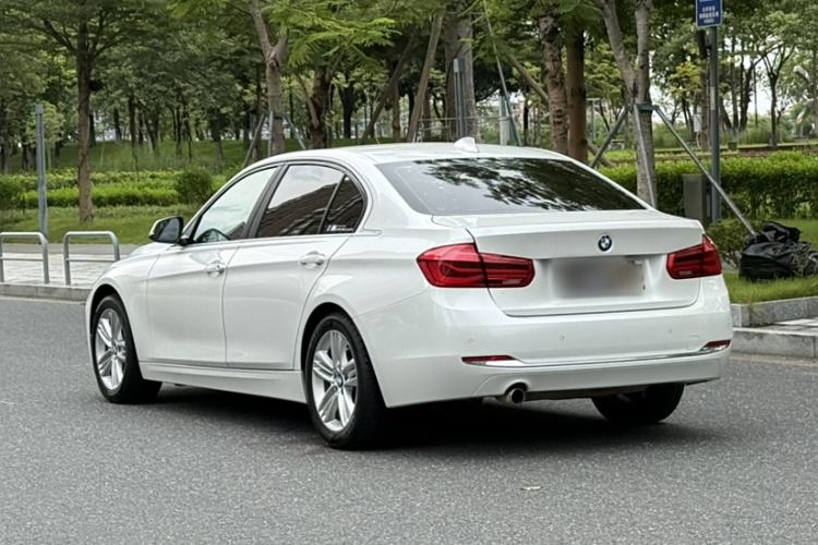 Used BMW 3 Series 2016 320Li Ambition Model
