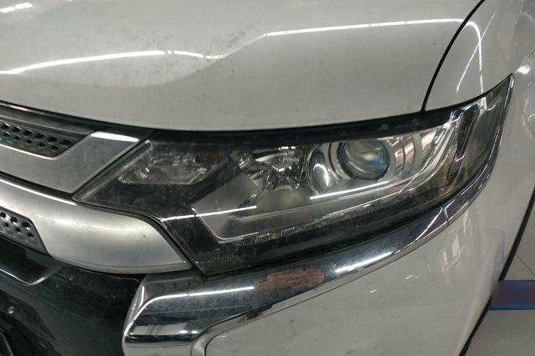 Used Mitsubishi Outlander 2019 2.0L Two-Wheel Drive Comfort Edition 5 Seats China VI Standard
