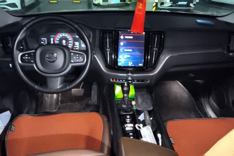 Used Volvo XC60 2019 T5 4x4 Smart Edition China V Standard
