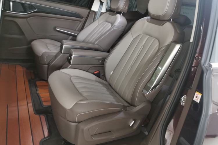 Used Volkswagen Viloran 2022 380TSI Luxury Edition
