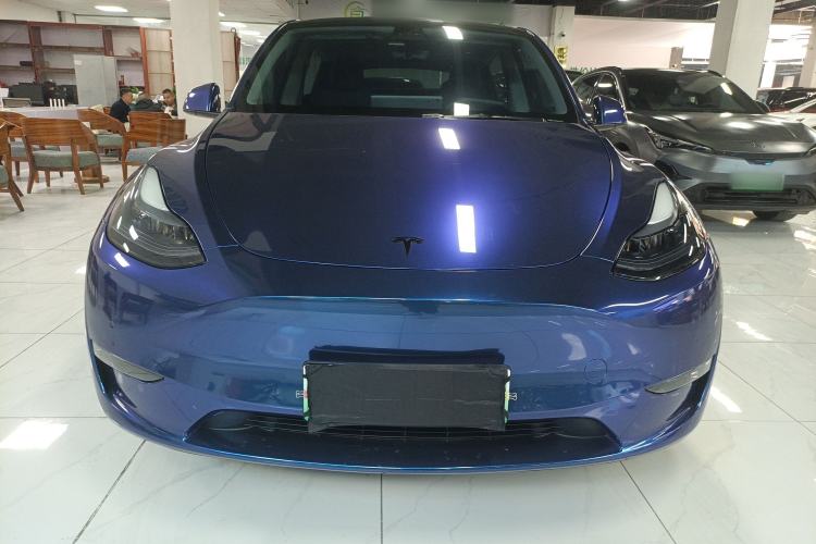 Used Tesla Model Y 2023 Long-Range All-Wheel-Drive Version
