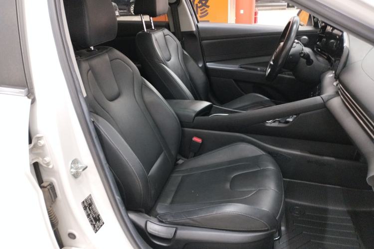 Used Hyundai Elantra 2021 1.5L CVT LUX Prestige Edition