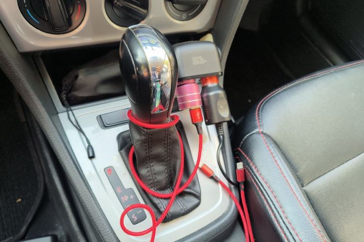 Used Volkswagen Gran Lavida 2013 1.6L Automatic Fashion Model