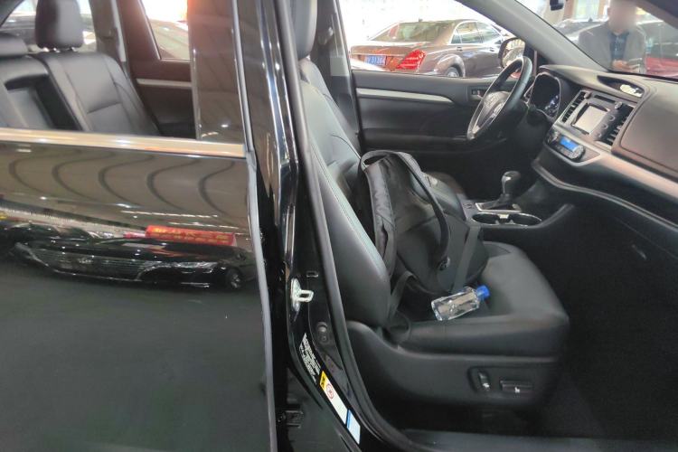 Used Toyota Highlander 2017 2.0T Four-Wheel Drive Luxury Edition 7 Seats