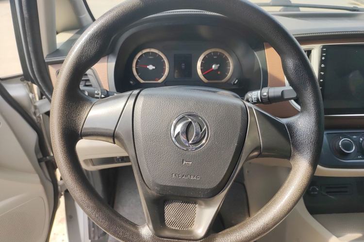 Used FORTHING Lingzhi 2019 Facelifted M5L 1.6L 7-Seater Base Model China VI Standard
