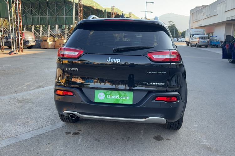 Used  Cherokee 2017 2.0L Superior Edition
