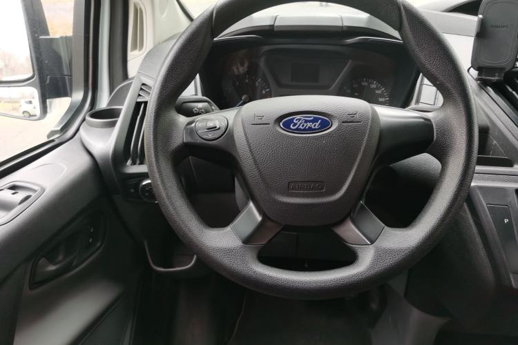 Used Ford Transit 2019 2.0T Gasoline Automatic Multi-Function Commercial Vehicle Short Wheelbase Low Roof 6-Seater China VI Standard