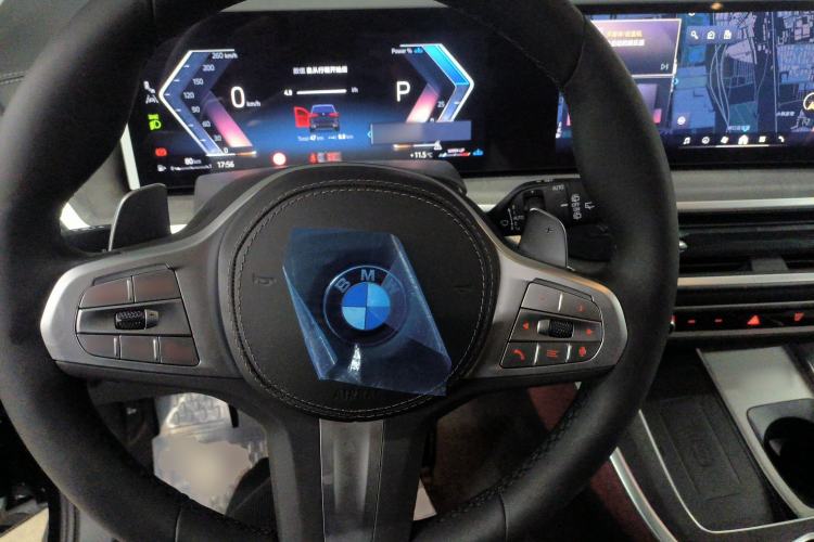 Used BMW X5 2023 xDrive 30Li Luxury M Sport Package
