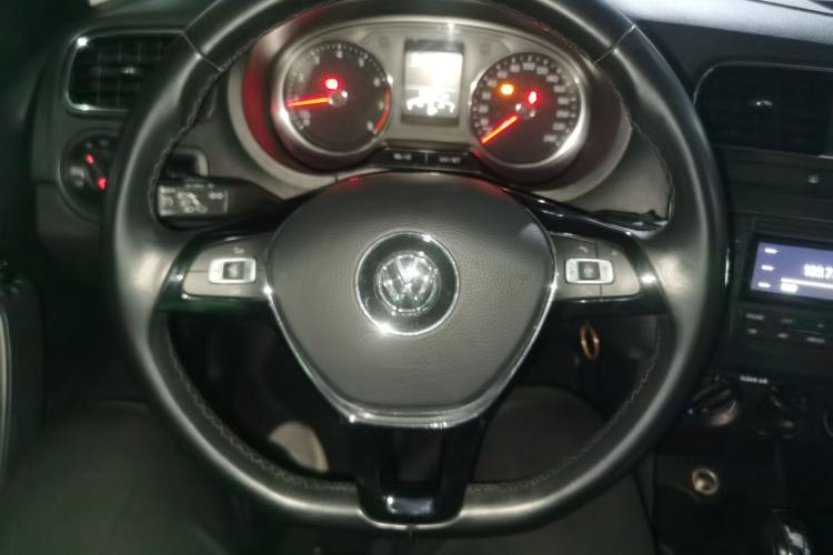 Used Volkswagen Polo 2016 1.6L Automatic Comfort Model
