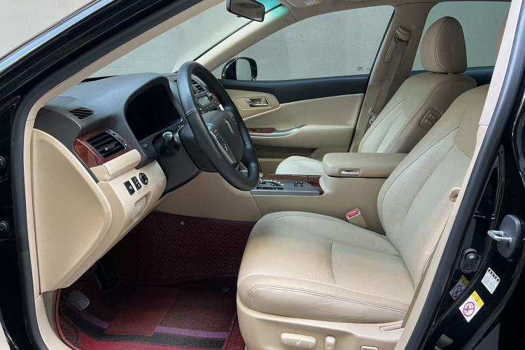 Used Toyota Crown 2012 2.5L Royal Leather Edition
