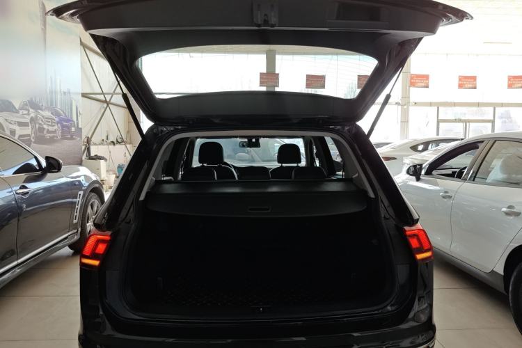 Used Volkswagen Tiguan L 2021 330TSI Automatic Two-Wheel Drive Smart Edition
