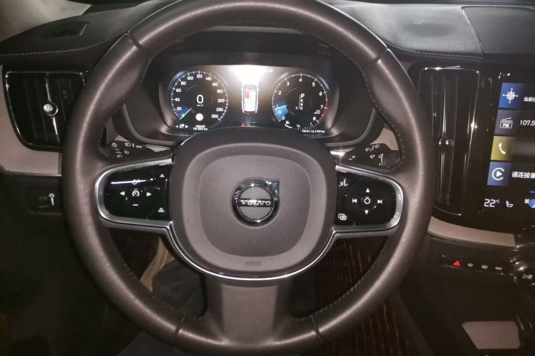 Used Volvo XC60 2020 T5 4x4 Smart Luxury Edition