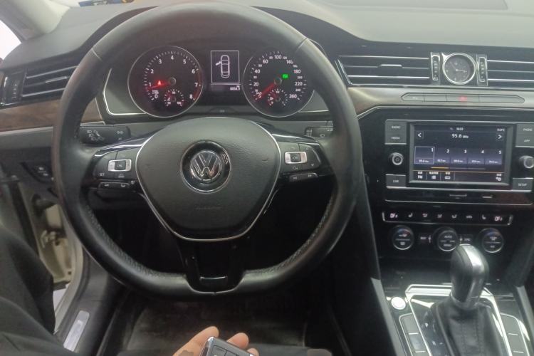 Used Volkswagen Magotan 2018 380TSI DSG Luxury Model
