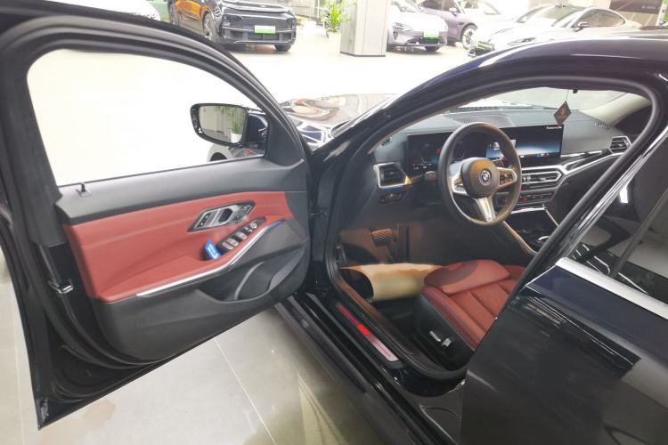 Used BMW i3 2022 eDrive 35 L
