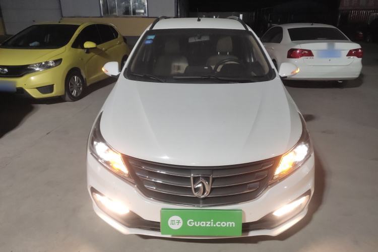 Used Baojun 310W 2017 1.5L Manual Fashion Model China V
