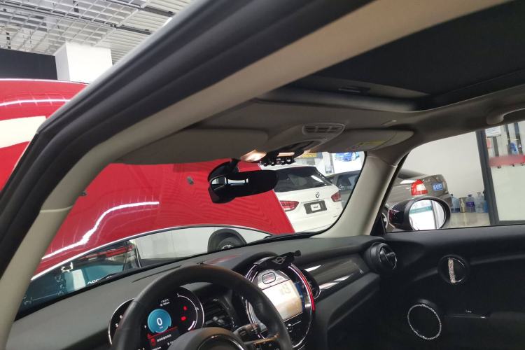 Used  MINI 2023 1.5T ONE
