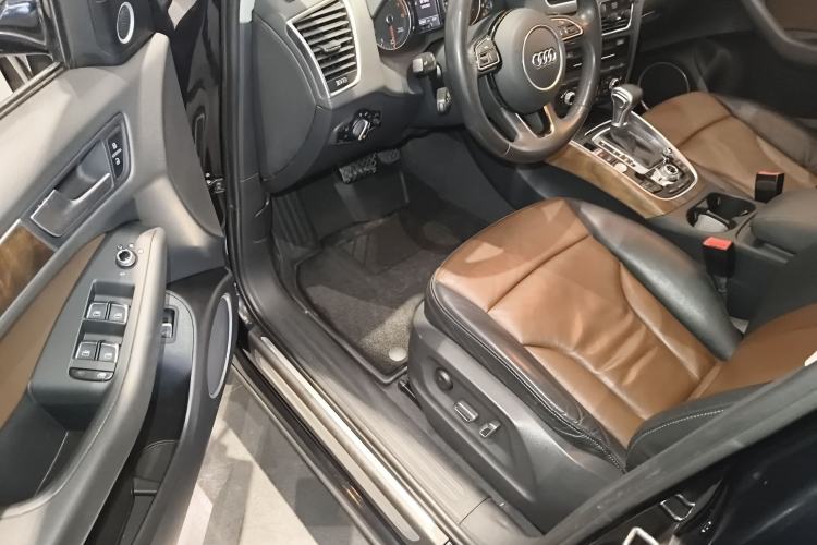 Used Audi Q5 2016 40 TFSI Comfort Model
